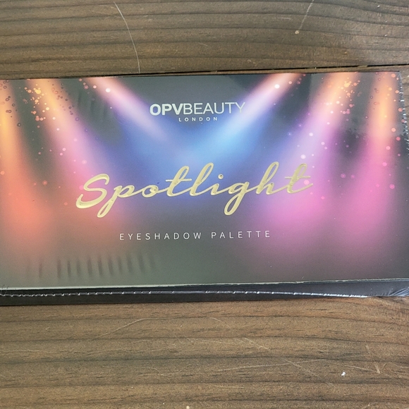 OPV BEAUTY LONDON: SPOTLIGHT Eyeshadow Palette - Picture 6 of 7
